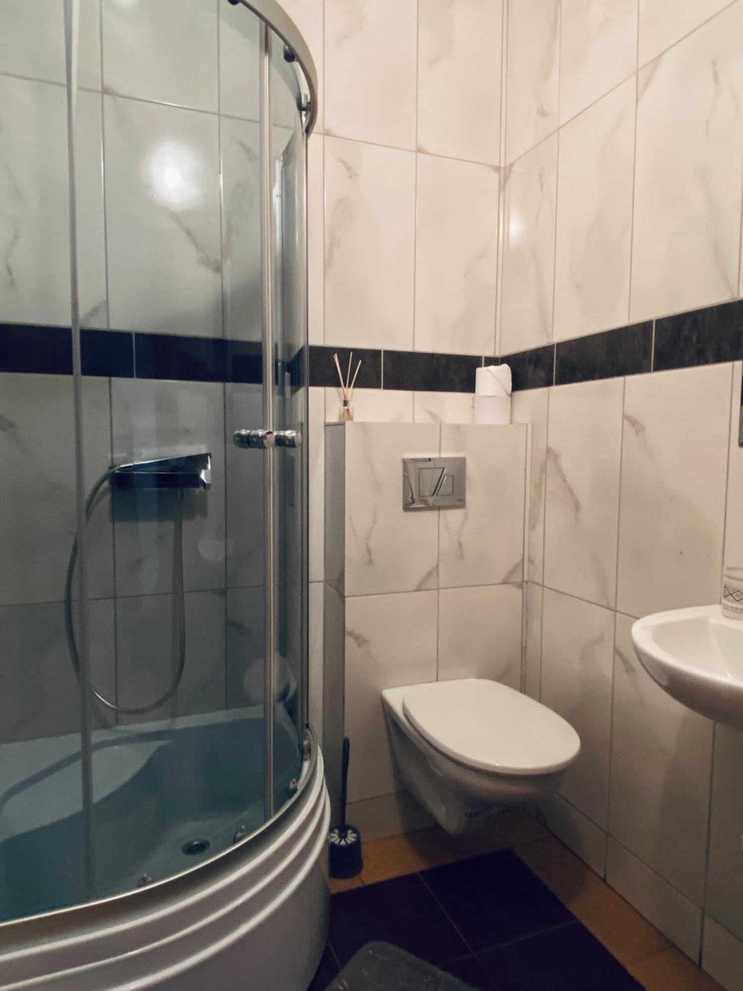 Gryfny Hotel Wodzisław Śląski エクステリア 写真
